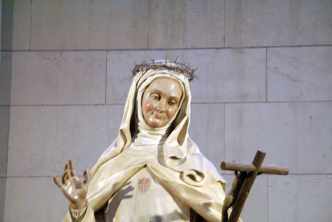 Madrid（アルムデナ大聖堂）聖母像.jpg