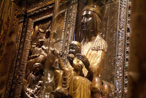 Montserrat(大聖堂)黒衣のマリア1.jpg