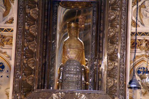 Montserrat(大聖堂)黒衣のマリア2.jpg